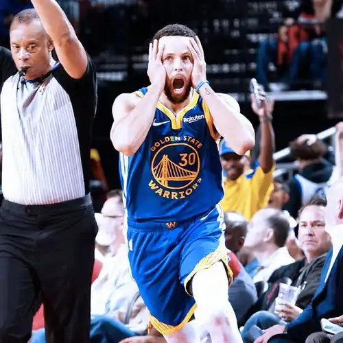 nba数评福克斯带伤砍下37分,库里三分4连击送火箭三连败