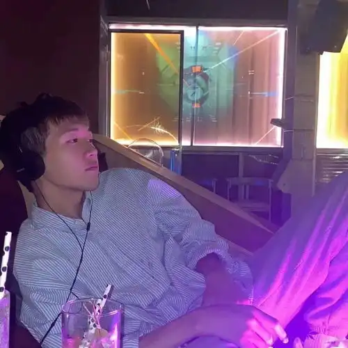 和对象换情侣头像啦
