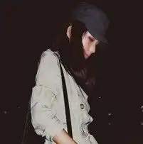 女生头像戴帽子的长发帅气女生速度