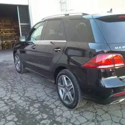 18款奔驰gle400加版配备有空气悬架和自动弯道节制体系