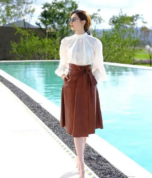 怪不得江疏影一直无人追了,看她穿起jk裙后,这谁敢动心