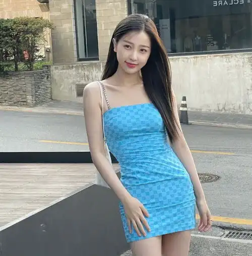 虞书欣式内娱活人,胡歌江疏影早当过了,一个被夸一个被骂