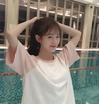 鞠婧祎自爆上学时没人追,看到她上学时期照片后,是我也不追