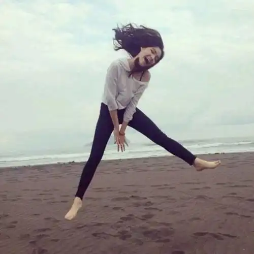 女生头像蓝白色系半身