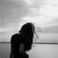 女生非主流头像背影在岁月风尘里的女生背影