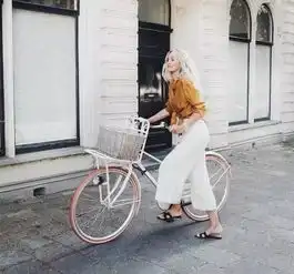 只要款式选的好,没有什么白裤子穿不了