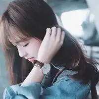 女生头像白色简约系侧脸