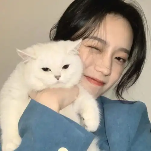 真人女生头像合集我喜欢风的透彻,像能望穿的快乐