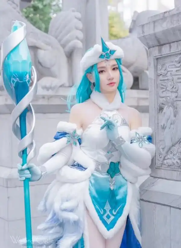 小姐姐cos王者荣耀王昭君,还原度百分百,有点肉感你喜欢吗