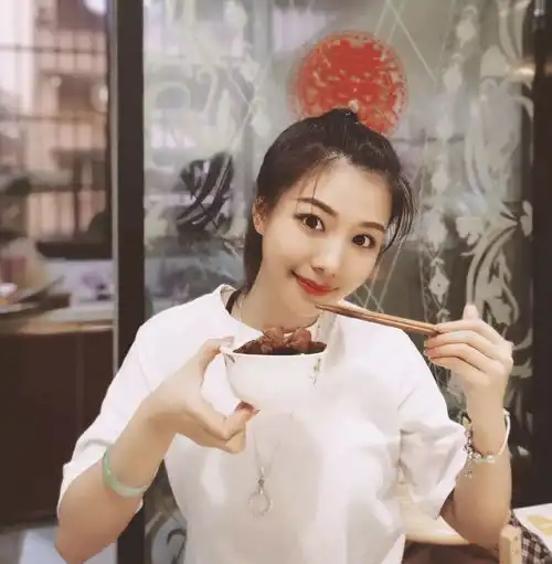 美女私房菜这一枚可甜可仙可御姐的小妖精,来pick