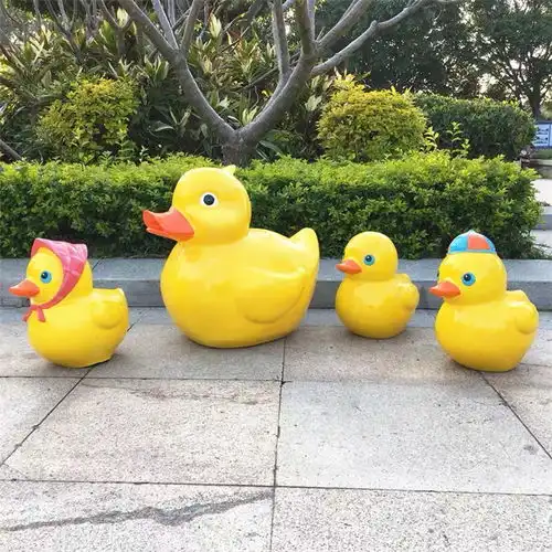 玻璃钢卡通萌鸡小队动漫角色雕塑商场装饰