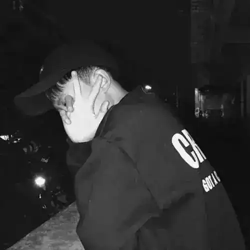 抑郁系头像男生真人冷酷