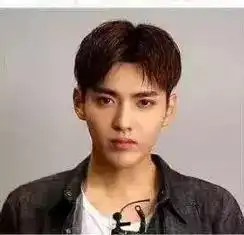 理发回来,我妈让我先别回家.她怕心脏受不了,哈哈哈哈哈哈