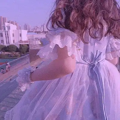 皆甜神仙女头晚风轻踩着云朵,月微信头像我要个性网