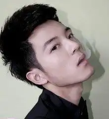 野系头像男生短发