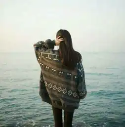 qq头像女生,背影,好看的,坐在操场上的都可以最重要的是好看谢谢大家帮忙