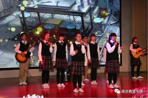 号外这所学校的春晚燃爆了