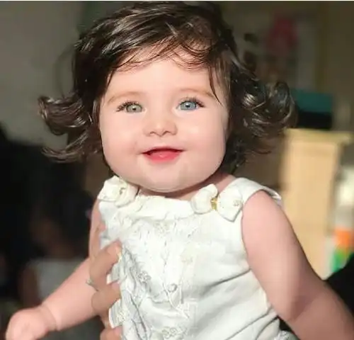 上天赐予小女孩天使的眼睛,生命真的很神奇