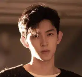 男生真正爱上你,这3个表现藏不住,女生一定要擦亮眼