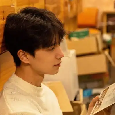 高质量男生头像高冷