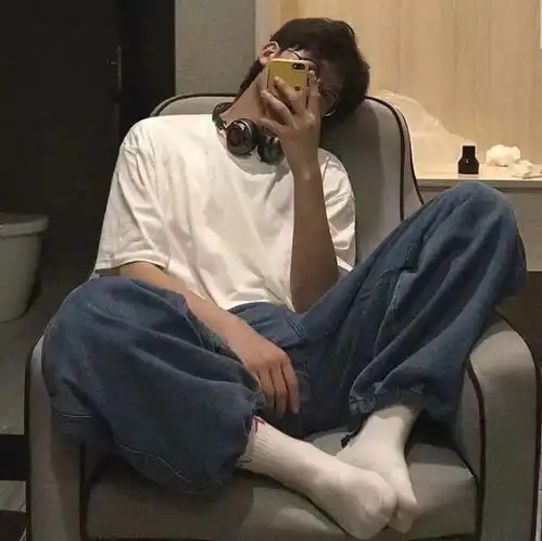 头像丨我这个人从来不睡觉的如果我不回你信息那我就在装睡