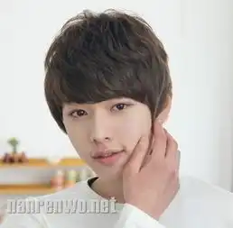 锅盖头蘑菇头倍减龄的五款男生发型