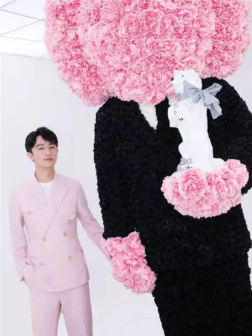 我的年终奖居然连一只玩偶都买不起啦