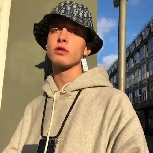 头像想与你欣赏这一场烟火