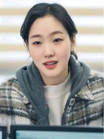 清冷禁欲系女生照片金高