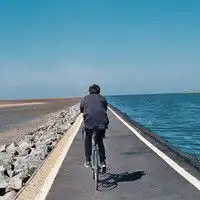 求头像欧美系男生蓝白色系没有香烟之类的