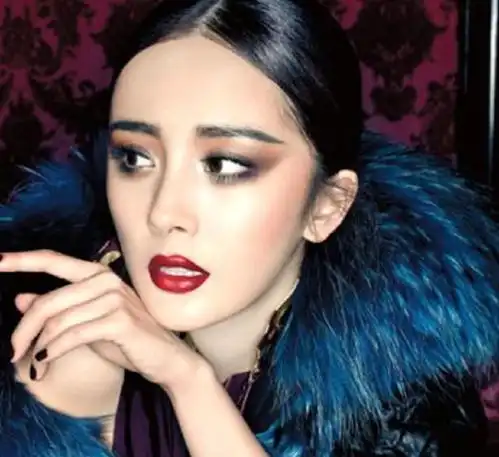 好感度满分温柔玫瑰红眼影显白口红开运妆,好运马上到