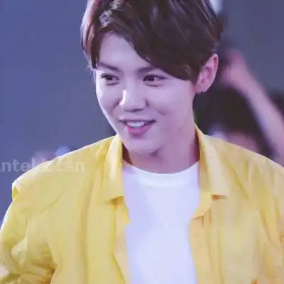 鹿晗微信头像大全身穿黄色衣服图片全集