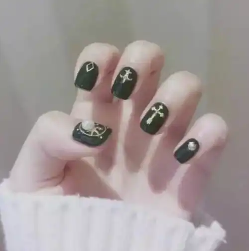 你知道你的指甲适合什么颜色么