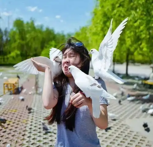 下雪了,让男朋友给我拍张美照发朋友圈,看完想分手...