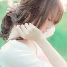 怎么把这两张图片上的字和蓝色的那一条去掉急急急