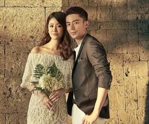 林心如情人节晒照片,看清霍建华送的礼物后,两人感情好坏很明显