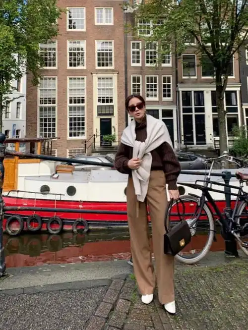 看了许多韩系穿搭,还是这位博主的简约慵懒风最惊艳,不输女神