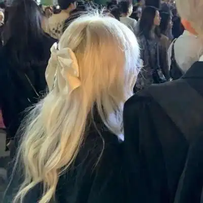 情头换一张好看的情头吧,就当是给自己的礼物