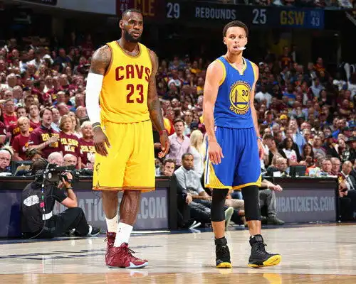 名宿评现役最强者詹姆斯暂需仰视库里