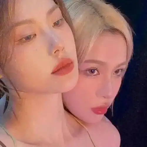 闺蜜头像说浪漫些