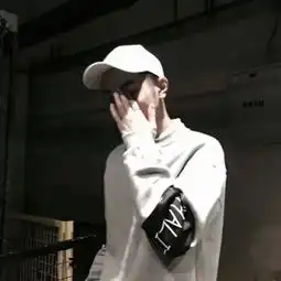 潮男黑色系头像大步