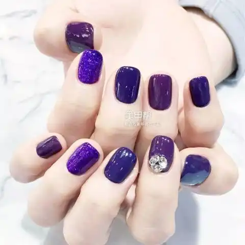 这些紫色系美甲,浪漫又梦幻