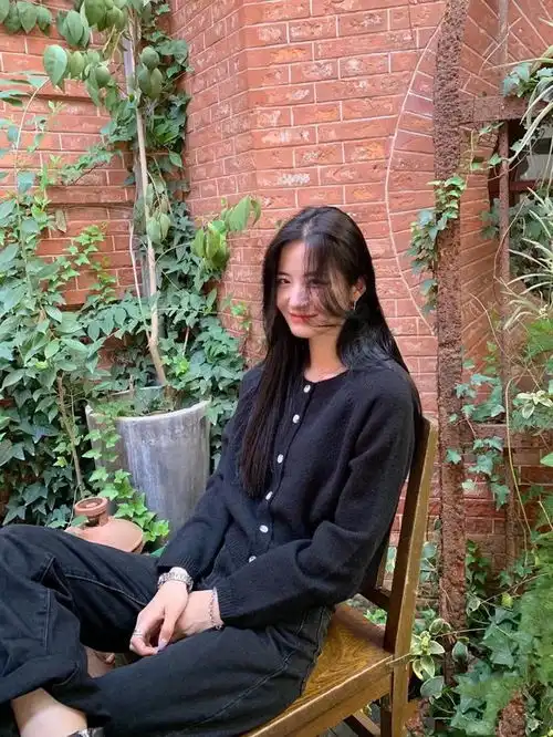 试了这么多早秋单品,还是韩系针织衫最温柔减龄,美成初恋不费劲