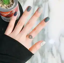 灰色美甲系列拉近你我距离