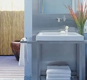 冬季装修个暖色系浴室小家变得更温馨