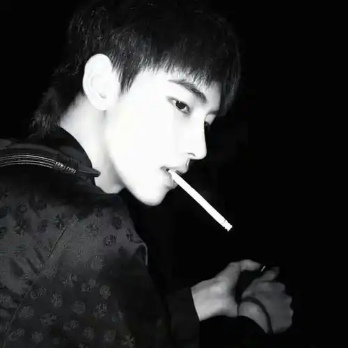 渣男抽烟头像高清