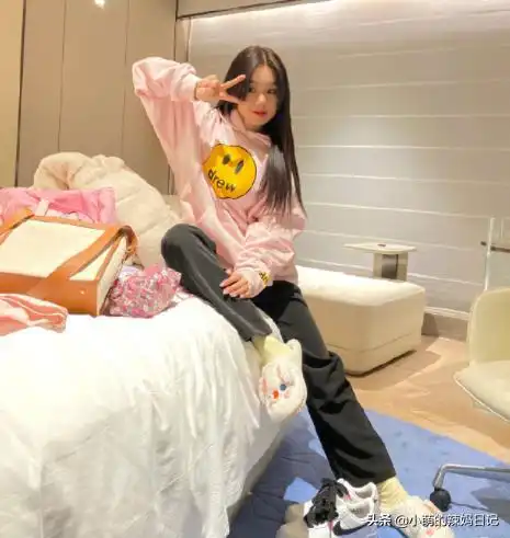 今年,能把卫衣穿出新花样的才是真正的时髦精