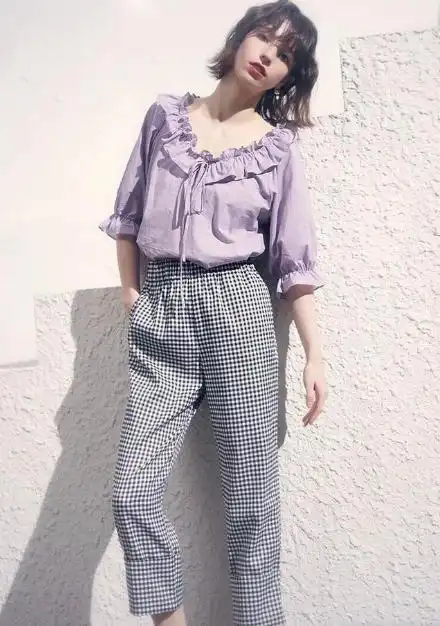 夏末减龄穿搭示范不同单品的穿搭方法,清新时髦,展现女人魅力