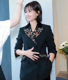 三四十岁的女人别再乱穿衣服,扮嫩就学刘涛,女神气质挡不住