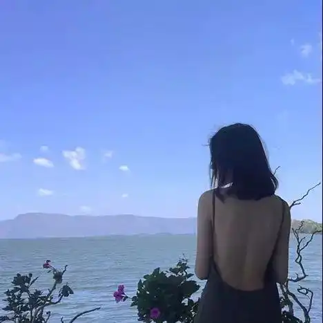 浪子情感教育女孩的这些动作,是在暗示你可以和她有肢体接触你错过了吗